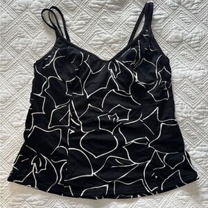 Miraclesuit Black and White Floral Tankini Top EUC 18W Resort Summer Swim